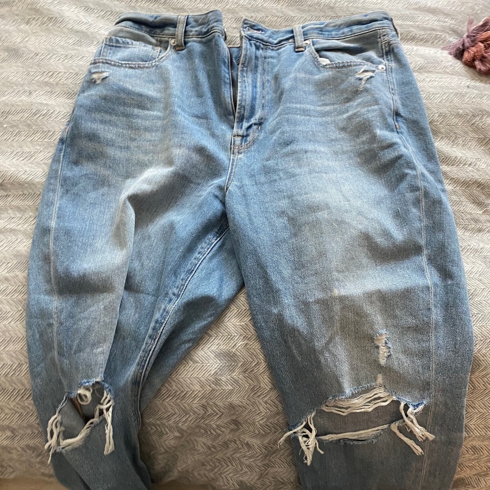 American Eagle Mom Jean